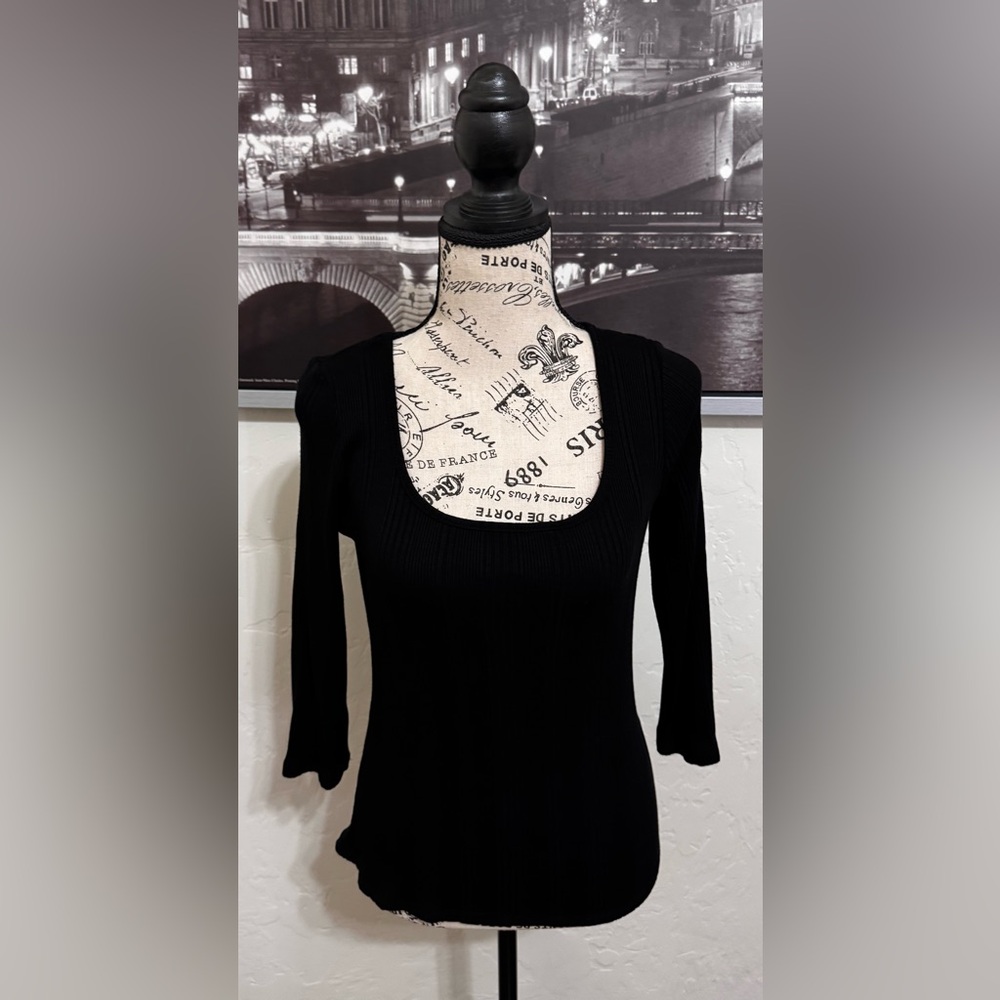 CYRUS essentials Small Black 3/4 Length Sleeved Ribbed Top